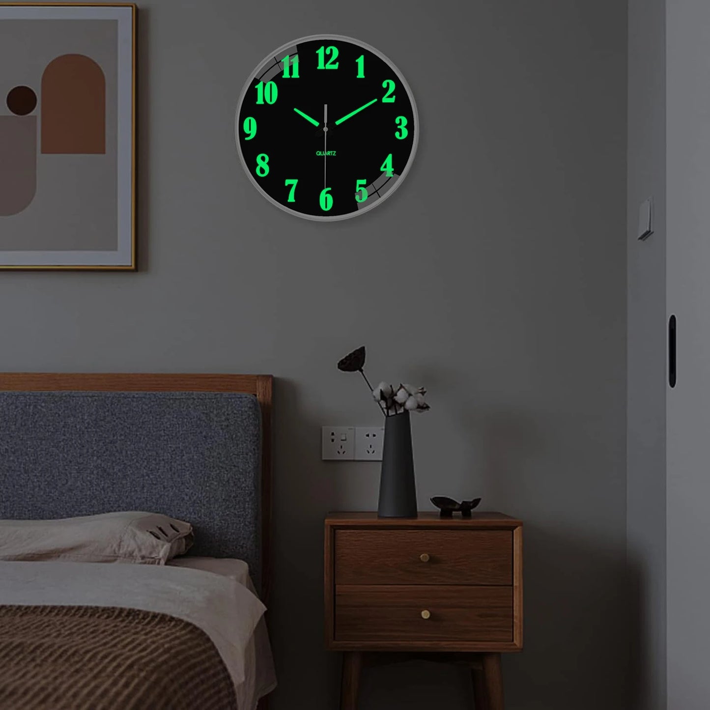 1pc glow-in-the-dark wall clock, silent clock that is quiet and does not tick, glow-in-the-dark clock, powered by a quartz batte